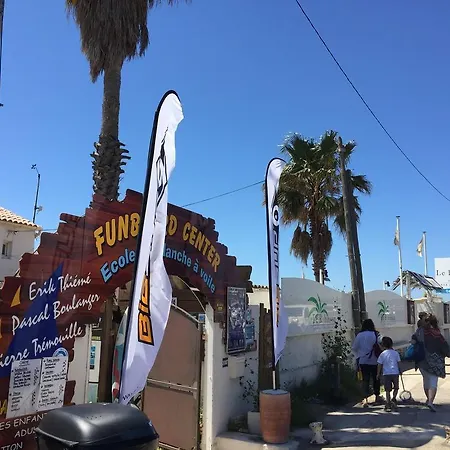 Vakantiehuis Exquisite Holiday By The Beach In *