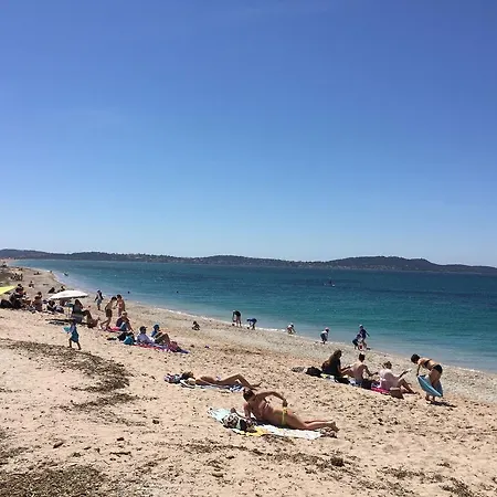 Vakantiehuis Exquisite Holiday By The Beach In *