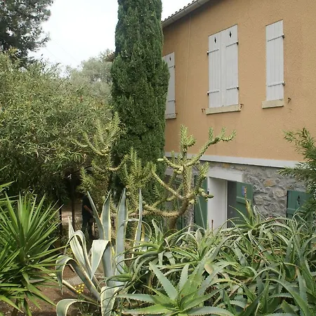 Vakantiehuis Exquisite Holiday By The Beach In