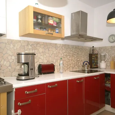 Vakantiehuis Exquisite Holiday By The Beach In