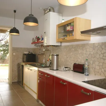 Vakantiehuis Exquisite Holiday By The Beach In *